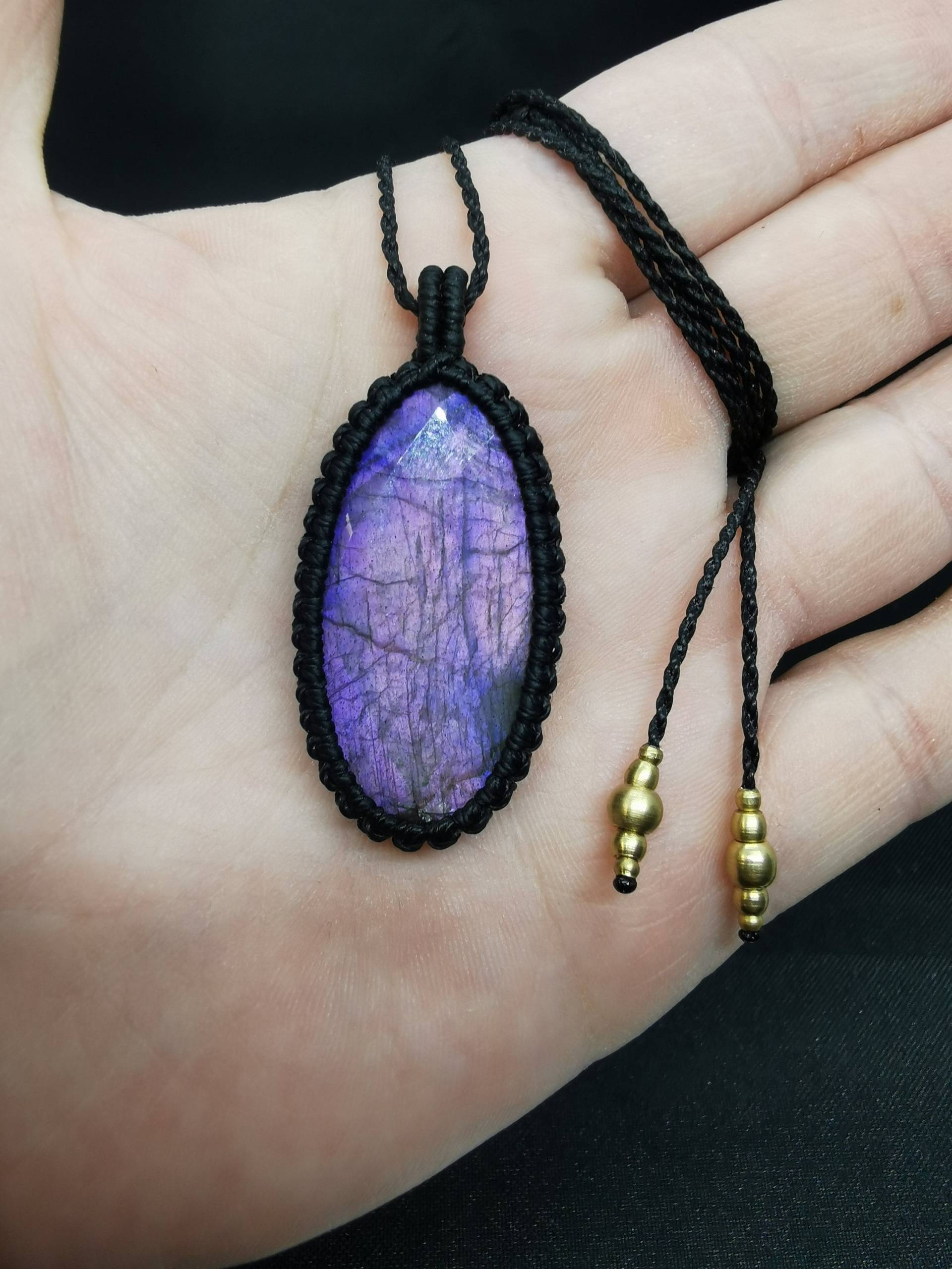 Makramee Kette Mit Facettiertem Labradorit/Schmuck Edelstein Handgemacht Geschenkidee Boho Hippie von KarmaKnotdesigns