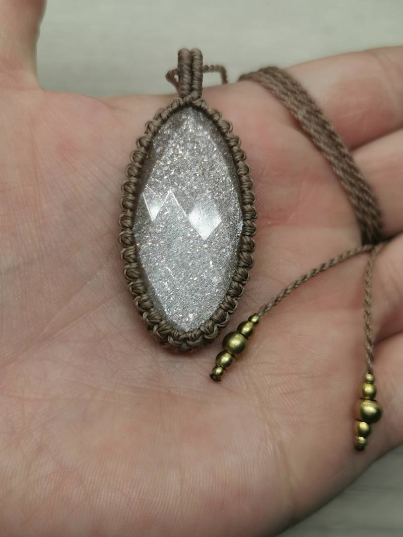 Makramee Kette Mit Facettiertem Pfirsichmondstein/Schmuck Edelstein Boho Handgemacht Geschenkidee Hippie von KarmaKnotdesigns