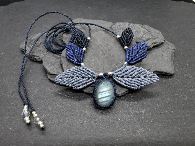 Makramee Kette Mit Labradorit/Schmuck Edelstein Boho Handgemacht Geschenkidee /Blätterdesign Makramee Kette Mit Labradorit/Schmuck Edelstein Boho Handgemacht Geschenkidee /Blätterdesign von KarmaKnotdesigns