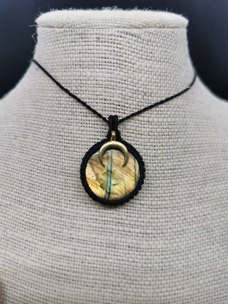 Makramee Kette Mit Labradorit/Schmuck Edelstein Handgemacht Geschenkidee Boho Hippie von KarmaKnotdesigns
