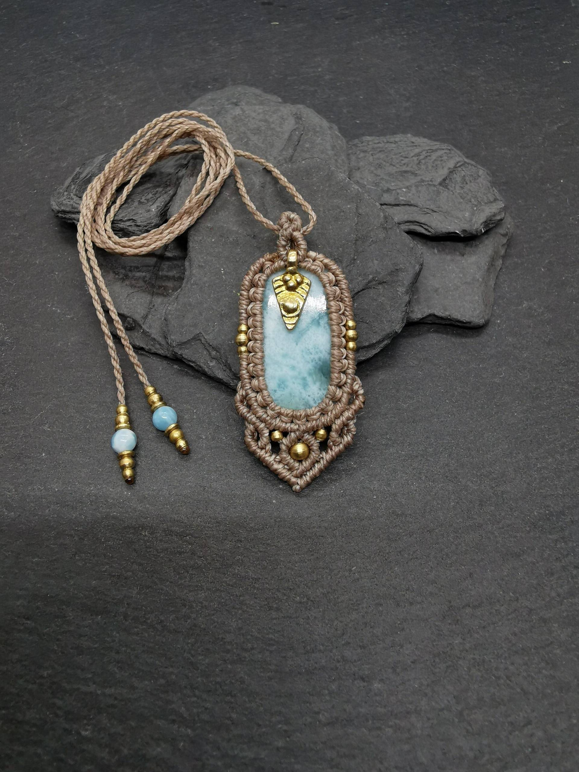 Makramee Kette Mit Larimar/Schmuck Edelstein Boho Handgemacht Geschenkidee Hippie von KarmaKnotdesigns