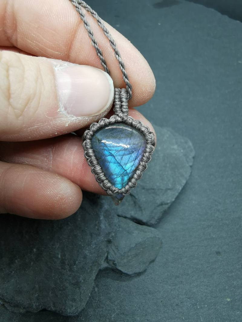 Makramee Kette Mit Lila Labradorit/Schmuck Edelstein Boho Handgemacht Geschenkidee Hippie von KarmaKnotdesigns