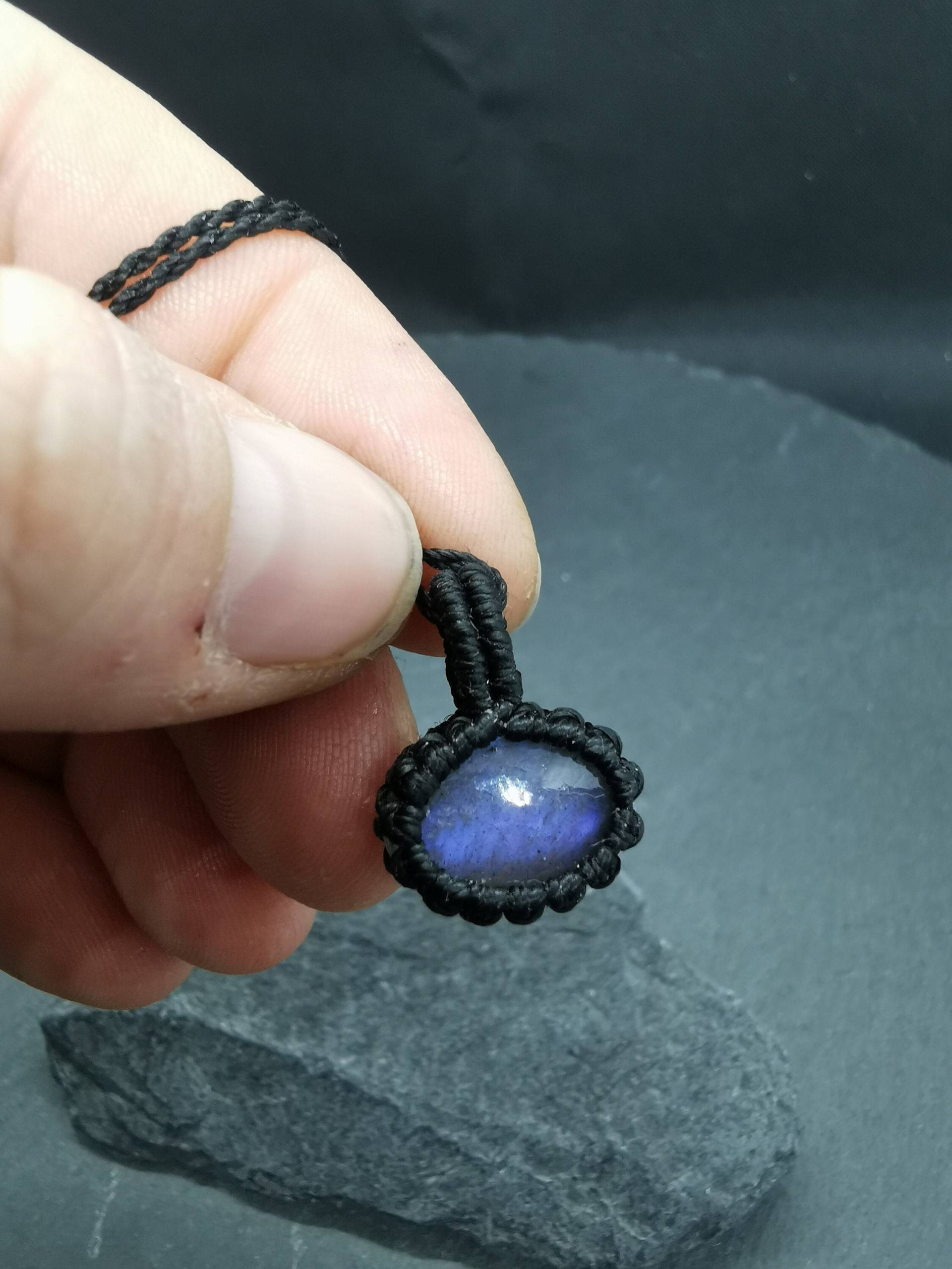 Makramee Kette Mit Lila Labradorit/Schmuck Edelstein Boho Handgemacht Geschenkidee Hippie von KarmaKnotdesigns