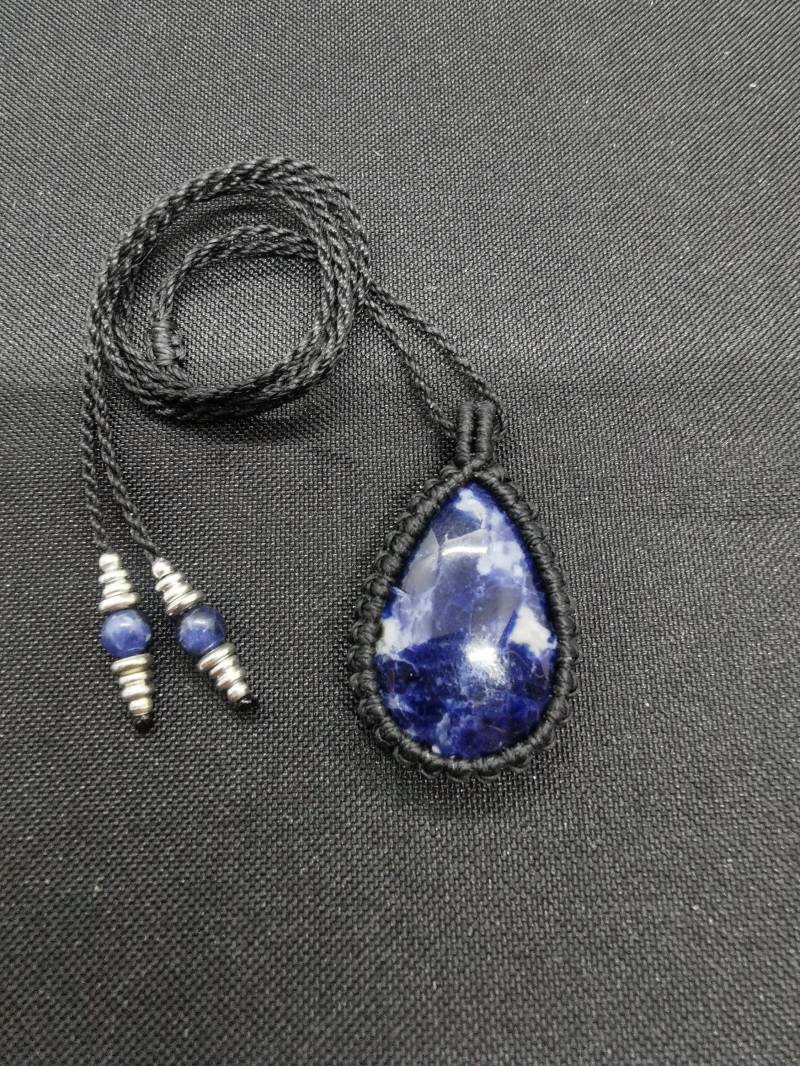 Makramee Kette Mit Sodalite/Schmuck Edelstein Handgemacht Geschenkidee Boho Hippie Makramee Kette Mit Sodalite/Schmuck Edelstein Handgemacht Geschenkidee Boho Hippie von KarmaKnotdesigns