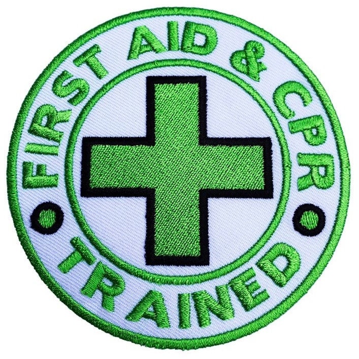 Erste Hilfe & Cpr Trained Patch | 3.5 Inch Grün Gesticktes Aufnähen Aufnäher Diy Kostüm, Rucksack, Tasche, Hut, Jacke, Mütze, Geschenk von KarmaPatch