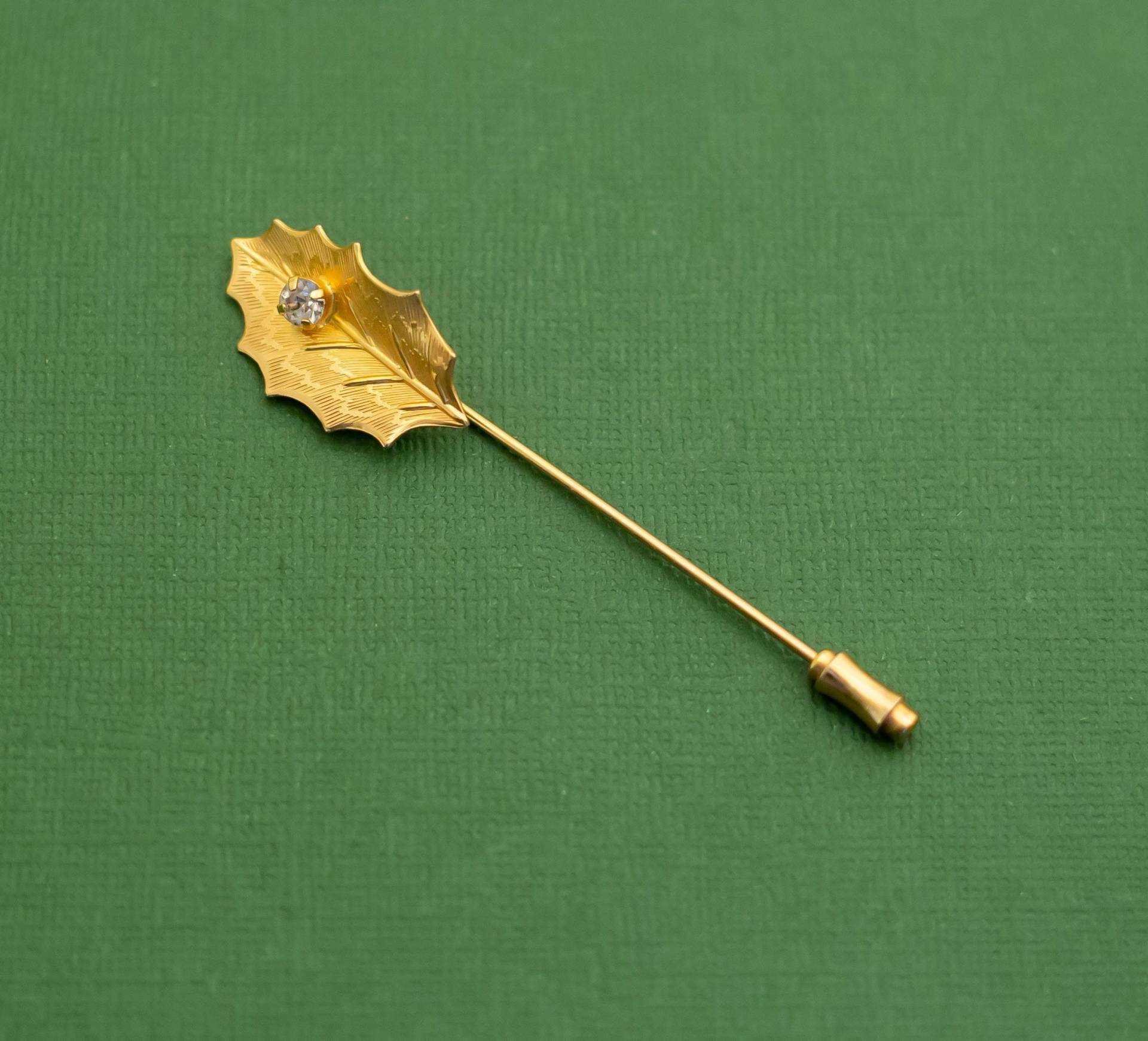 Vintage Mid Century Blatt Strass Gold Ton Stickpin K16 von KarmaVintageUS