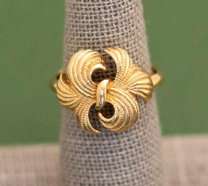 Vintage Mid Century Gold Ton Ring Größe 6, 5 Von Avon K1 von KarmaVintageUS