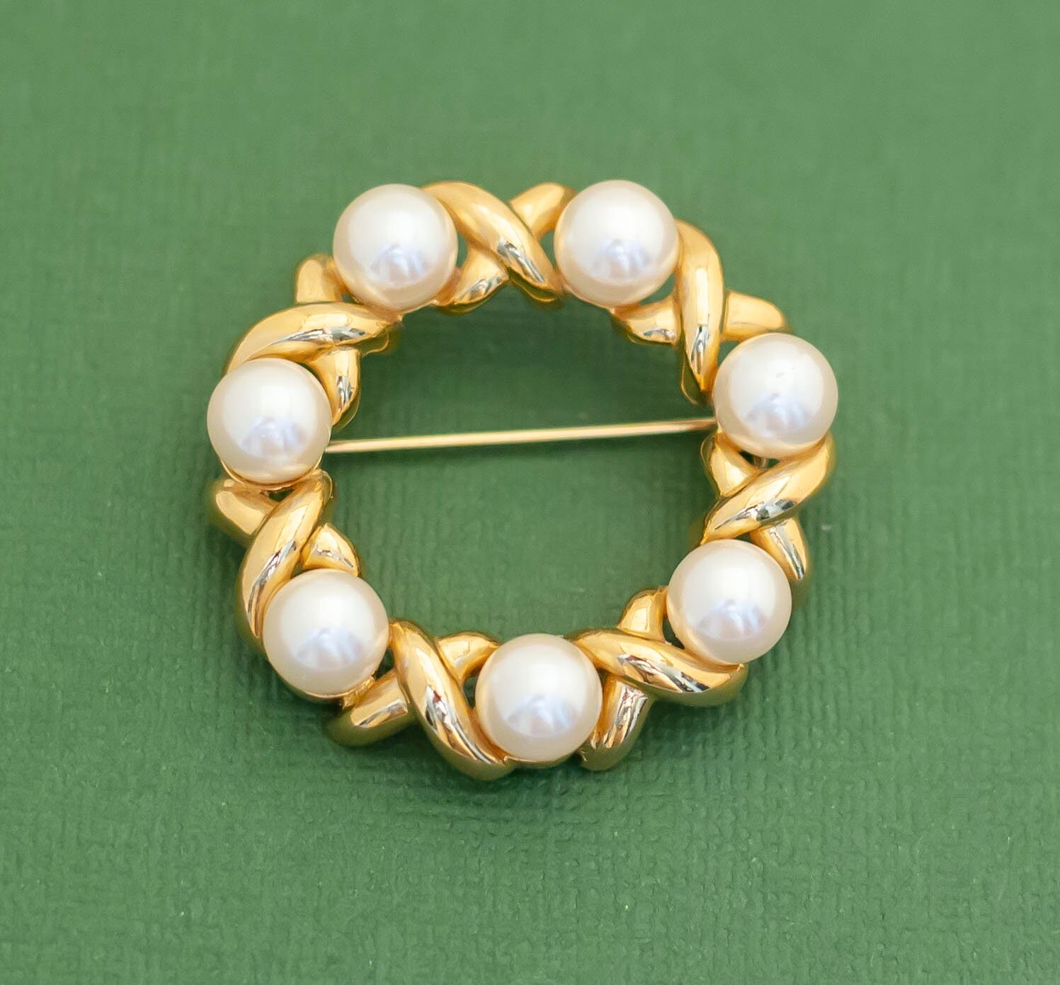 Vintage Victorian Open Circle Gold Ton Perlen Brosche Von Marvello K10 von KarmaVintageUS