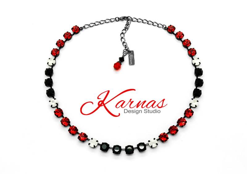 Blackjack 8 Mm Kristallhalskette Mit K.d.s. Premium Kristall Wählen Sie Ihr Finish Karnas Design Studio ™ von KarnasDesignStudio