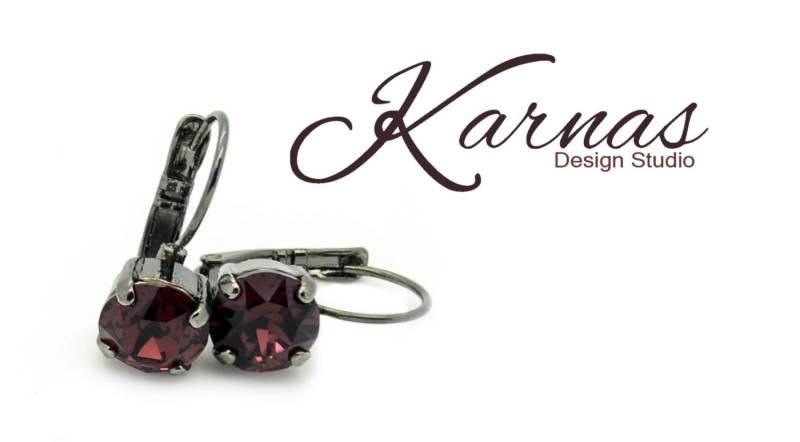 Burgundy 8 Mm Tropfen Oder Ohrstecker Aus Kds Premium Kristall Wählen Sie Ihr Finish Karnas Design Studio ™ von KarnasDesignStudio