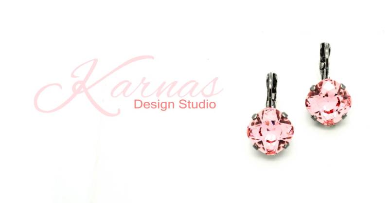 Fusion Peach 12 Mm Ohrringe Im Kissenschliff Aus K.d.s. Premium Kristall Wählen Sie Ihr Finish Karnas Design Studio von KarnasDesignStudio
