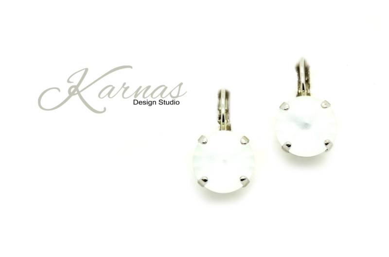 Matte Crystal White 12 Mm Tropfen Oder Ohrstecker Mit K.d.s. Premium Kristall Wählen Sie Ihr Finish Karnas Design Studio ™ von KarnasDesignStudio