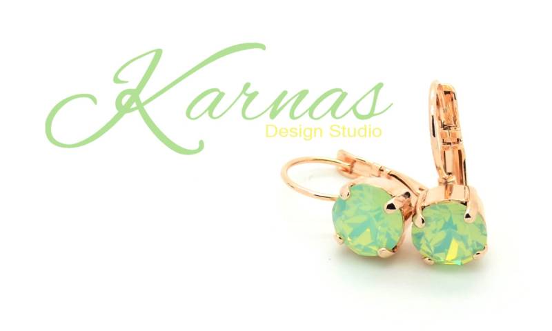 Paris Opal 8 Mm Tropfen Oder Ohrstecker Mit Echtem Kristall Wählen Sie Ihr Finish Karnas Design Studio ™ von KarnasDesignStudio