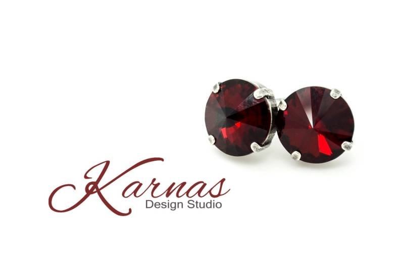 Siam 14 Mm Rivoli Tiefrote Ohrstecker Mit K.d.s. Premium Kristall Wählen Sie Ihr Finish Karnas Design Studio ™ von KarnasDesignStudio