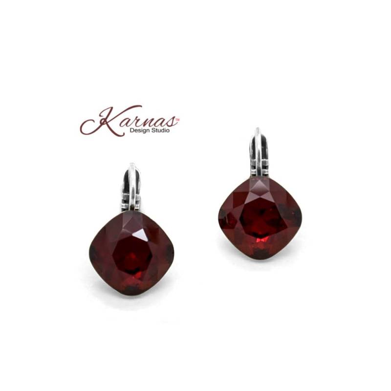 Siam Red 12 Mm Bezel Hängeohrringe K.d.s. Premium Kristall Wählen Sie Ihr Finish Karnas Design Studio ™ von KarnasDesignStudio
