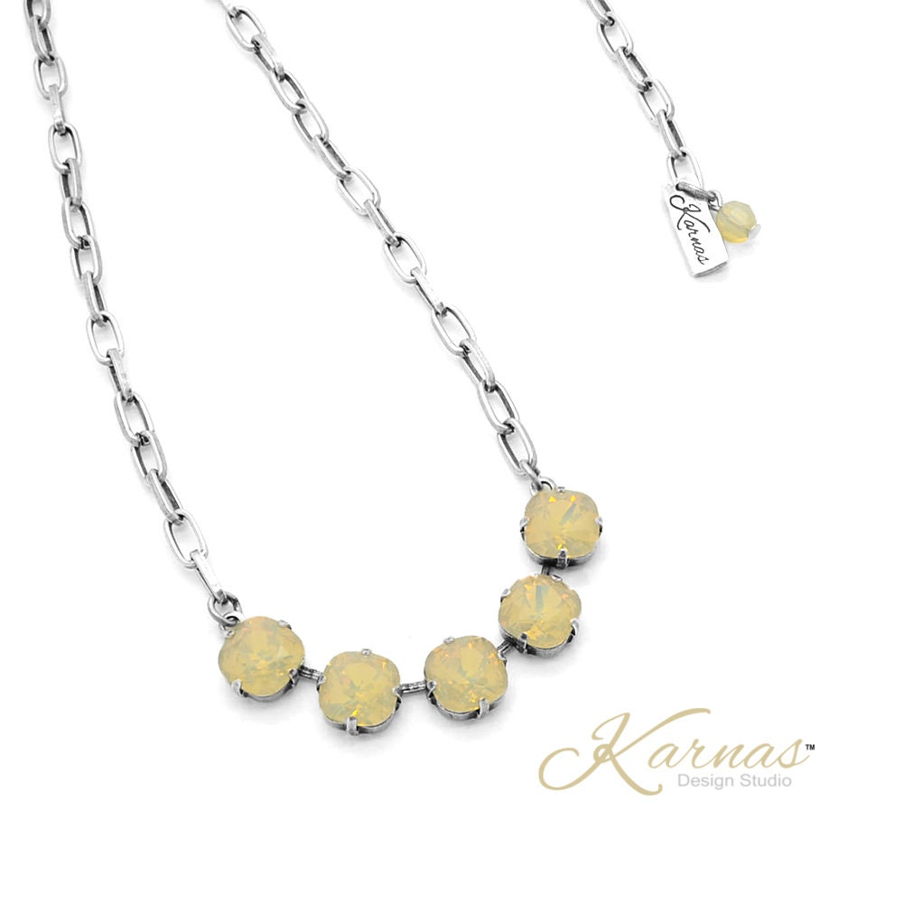 Tan Opal 10 Mm Halskette Im Kissenschliff Hergestellt Mit K.d.s. Premium Kristall Antik Silber Karnas Design Studio™ von KarnasDesignStudio