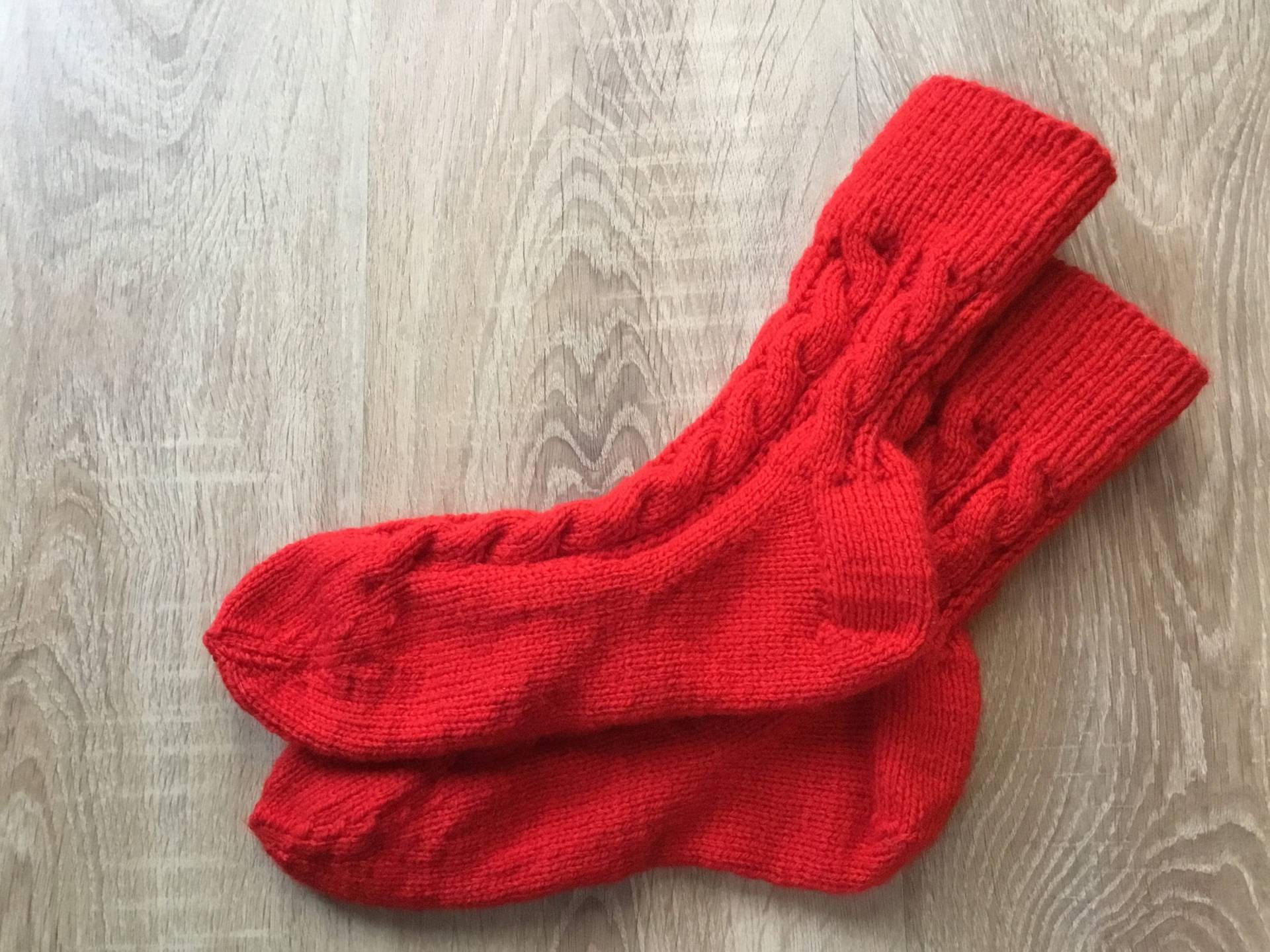 Socken Mit Zopfmuster in 40/41 Socken Mit Zopfmuster in 40/41 von KarolasWollparadies