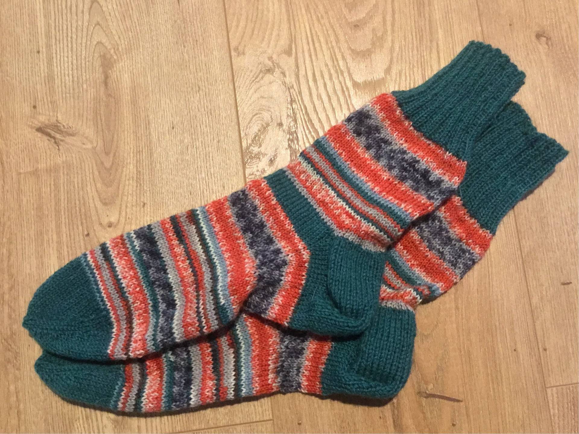 Warme Socken Aus Sockenwolle Design By Arne Und Carlos, Größe 39/40, Handgestrickt Von Karolaswollpadies Warme Socken Aus Sockenwolle Design By Arne Und Carlos, Größe 39/40, Handgestrickt Von Karolaswollpadies von KarolasWollparadies