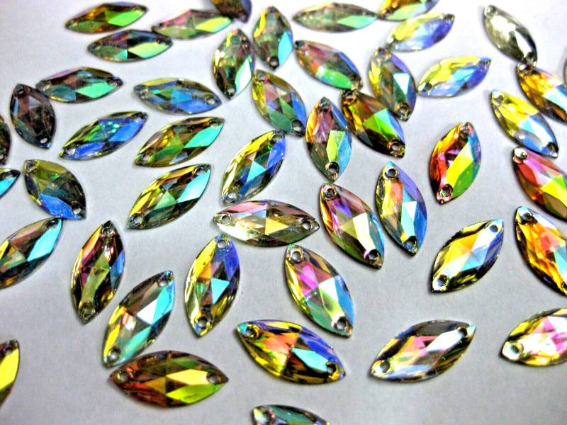 100 Acryl-Strass-Glitzersteine Pailletten Multi Zum Aufnähen 15 X 7mm St70.15E von Karolaskurzwaren