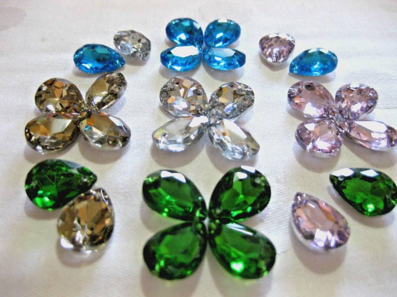 15 Strasssteine Aus Geschliffenen Glas Tropfen 13 X 18mm Zum Aufnähen St23E von Karolaskurzwaren