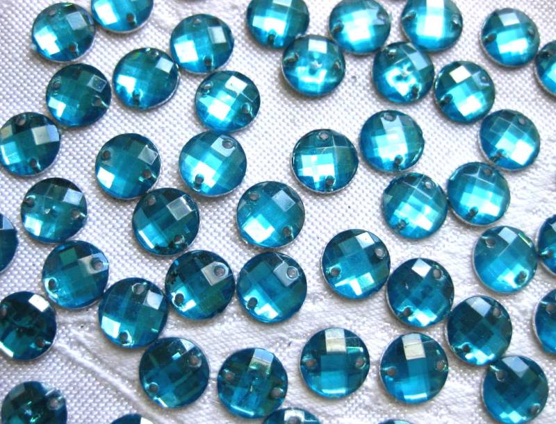 300 Acryl-Strass-Glitzersteine Rund 10mm Zum Aufnähen Türkis St18 von Karolaskurzwaren
