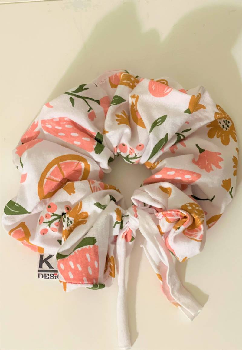 Blumenmelonen Oversized Scruchie von KaroleenaDesigns