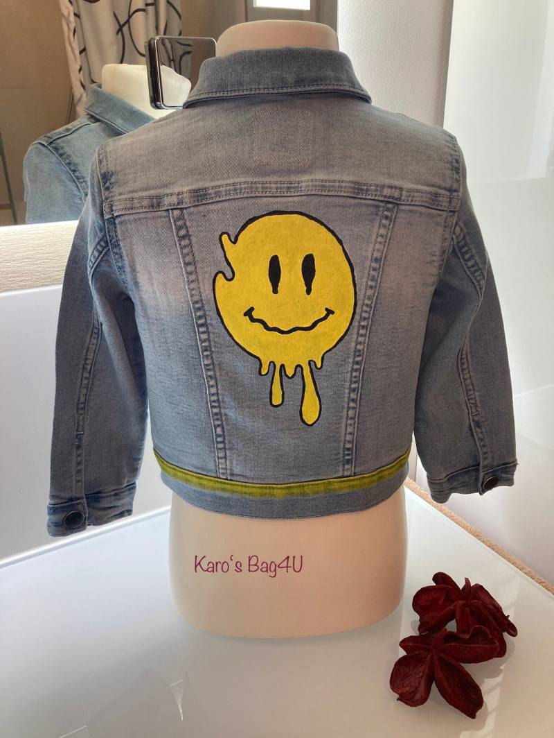 Hellblaue Kinder-Jeansjacke Mit Bemalung, Gr. 98 von KarosBagForYou