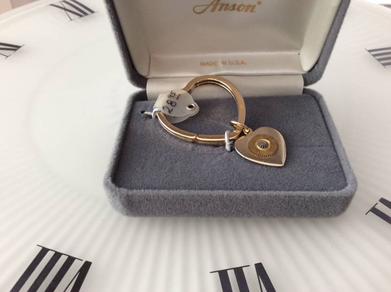 Anson Herzförmiger Nos-Schlüsselanhänger/Schlüsselkette Mit Taschenuhr-Zahnrädern, Originelles Weihnachtsgeschenk, Vintage-Geschenk Anson Herzförmiger Nos-Schlüsselanhänger/Schlüsselkette Mit Taschenuhr-Zahnrädern, Originelles Weihnachtsgeschenk, Vintage-Geschenk von KarrieSmithStudio