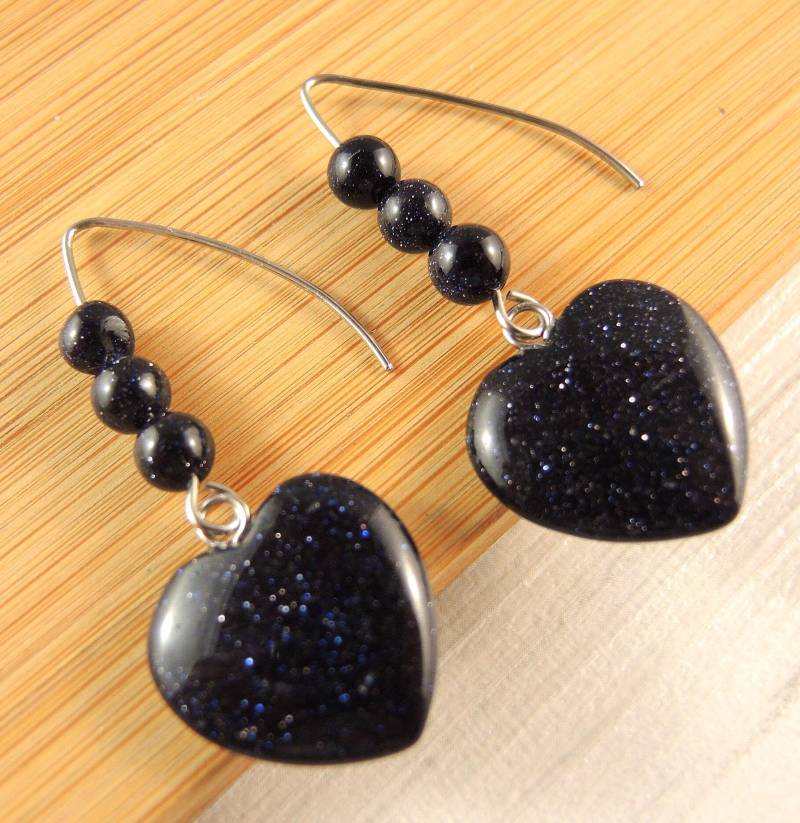 Blau Goldstone, Edelstein, Herz, Statement, Baumeln Tropfen, Mode, Perlen Ohrringe, Edelstahl Haken von KartikaEarrings