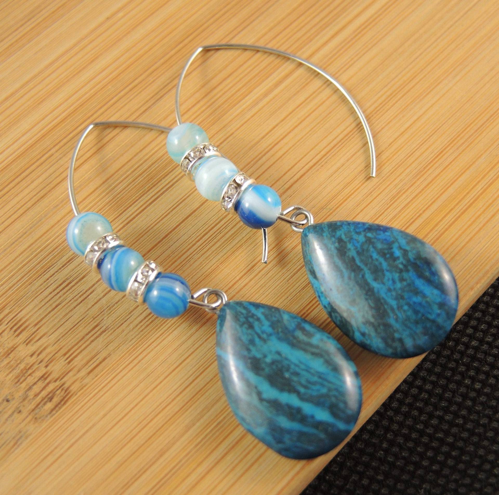 Blaue Achat Teardrop Ohrringe Perlen Baumeln, Edelstahl Haken von KartikaEarrings