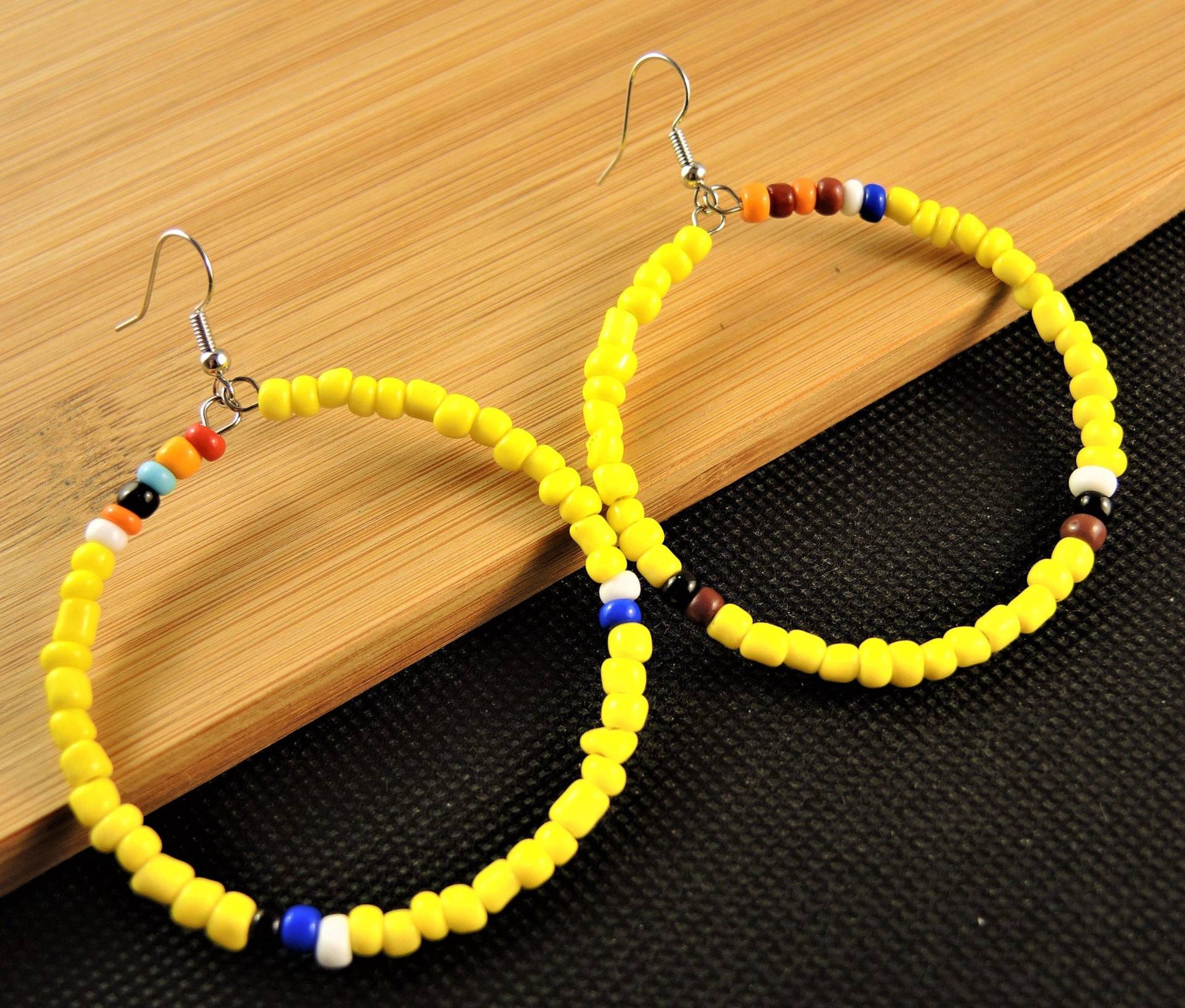 Gelb, Keramik, Perlen, Boho, Statement, Rund, Baumeln Tropfen, Mode Ohrringe, Versilberte Haken von KartikaEarrings