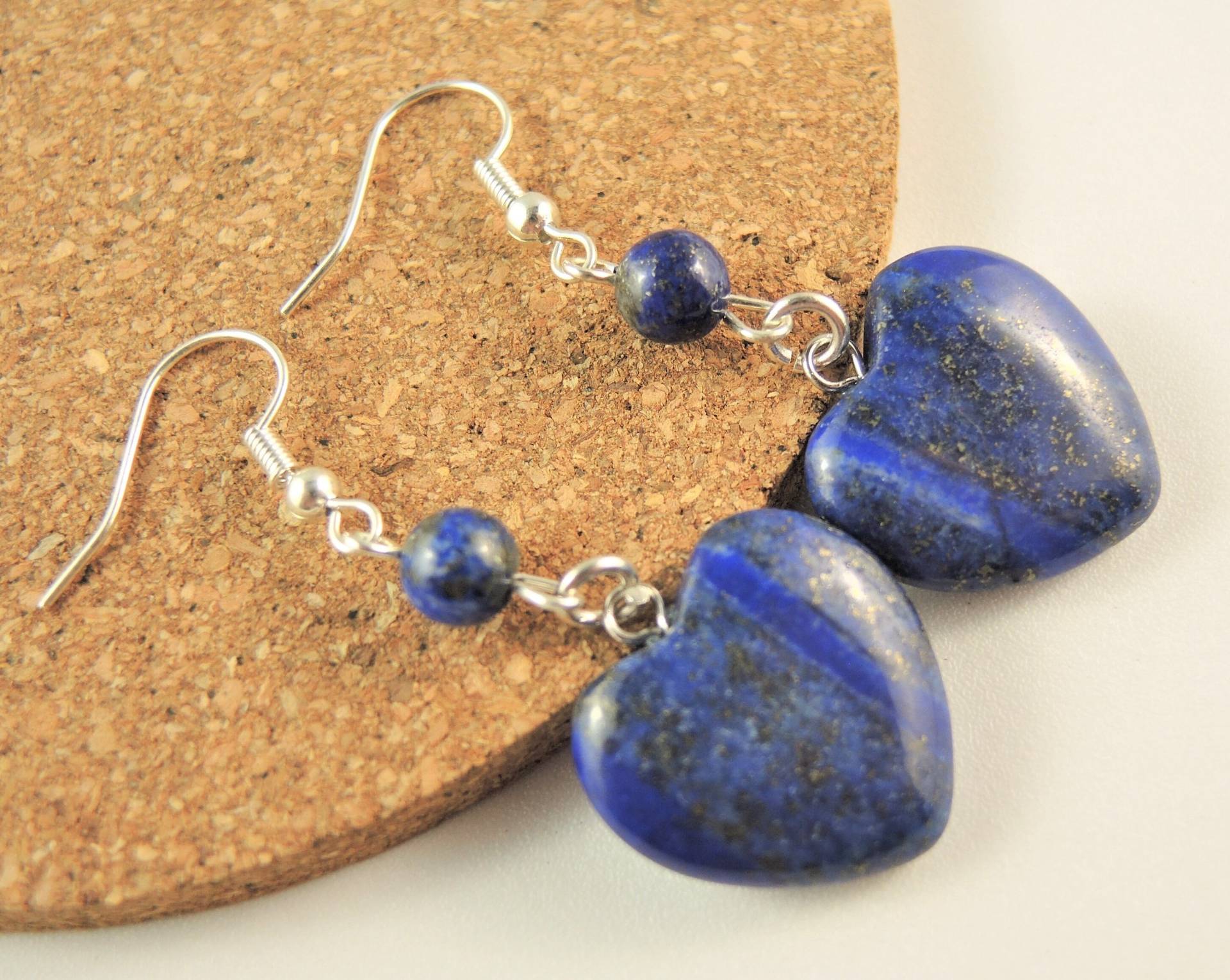 Lapislazuli Edelstein Herz, Boho Paar, Mode Perlen Ohrringe, Versilberte Haken # 160 von KartikaEarrings