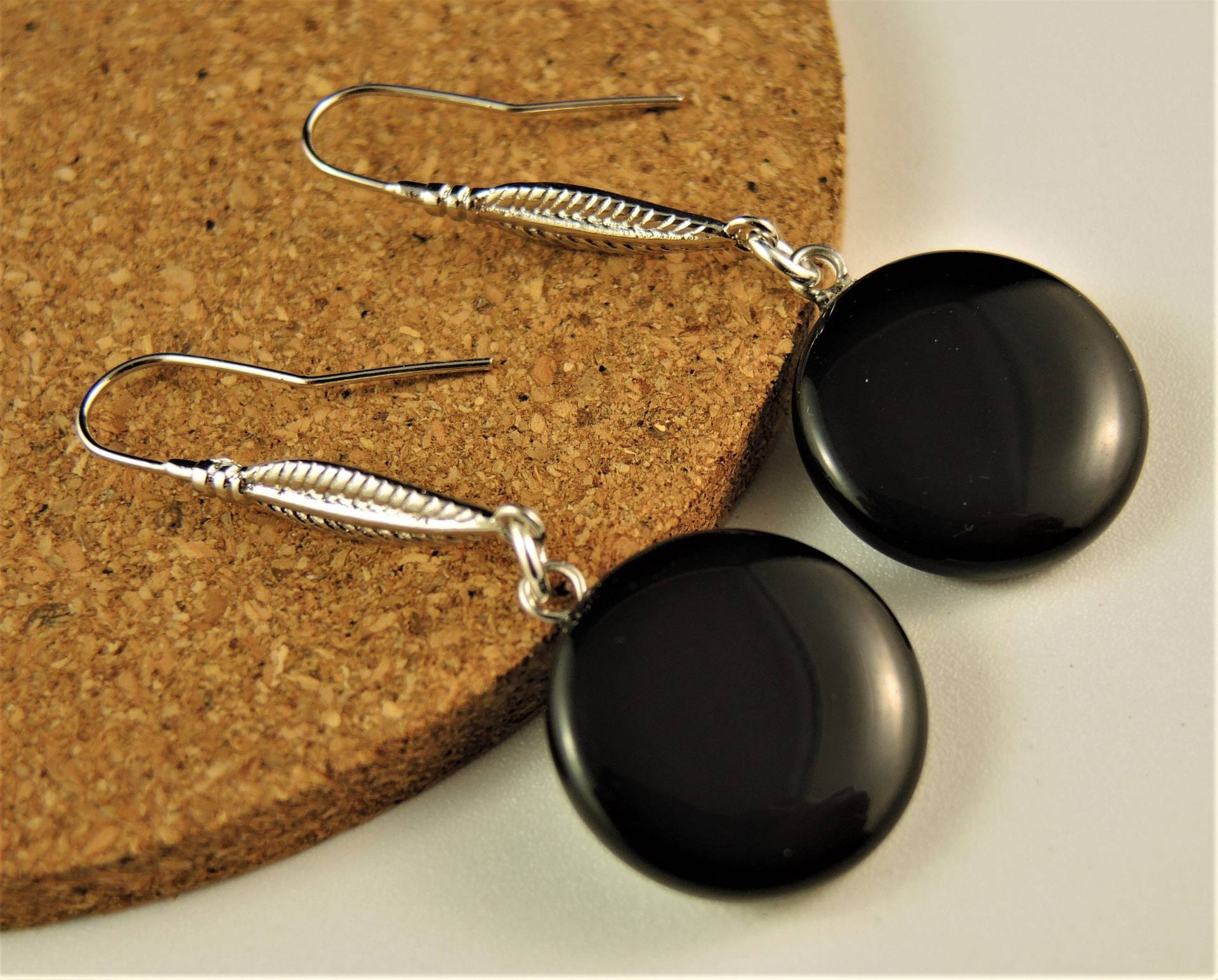 Schwarzer Achat, Runder Edelstein, Mode Ohrringe, Platiniert, Loop Blatthaken #505 von KartikaEarrings