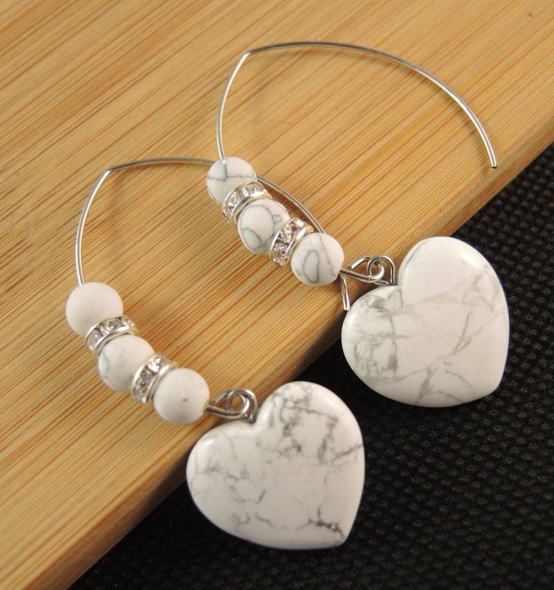 Weiß Howlith, Herz, Edelstein, Statement, Baumeln Tropfen, Mode, Perlen Ohrringe, Edelstahl Oval Haken von KartikaEarrings