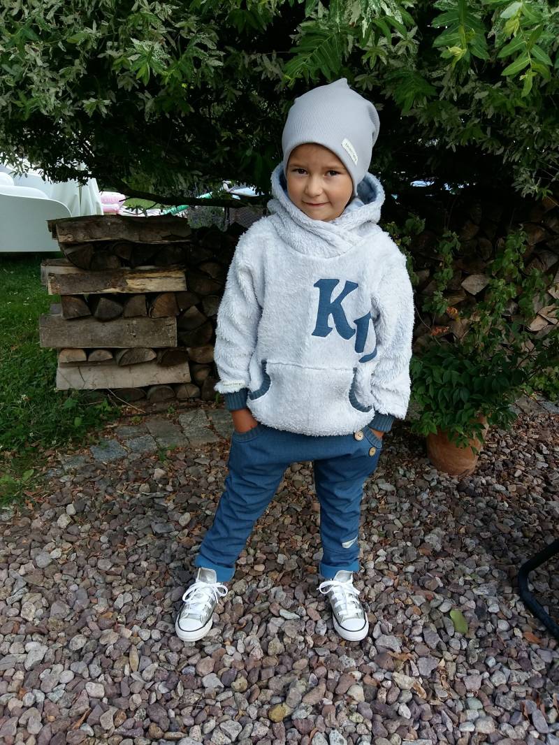 Hoodie Aus Kuscheligem Baumwollteddy Optional Mit Softshellhose Und Beanie von KaruschlDesign