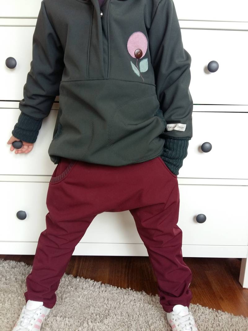Softshellüberwurf in Oliv Oder Softshellhose Bordeaux von KaruschlDesign