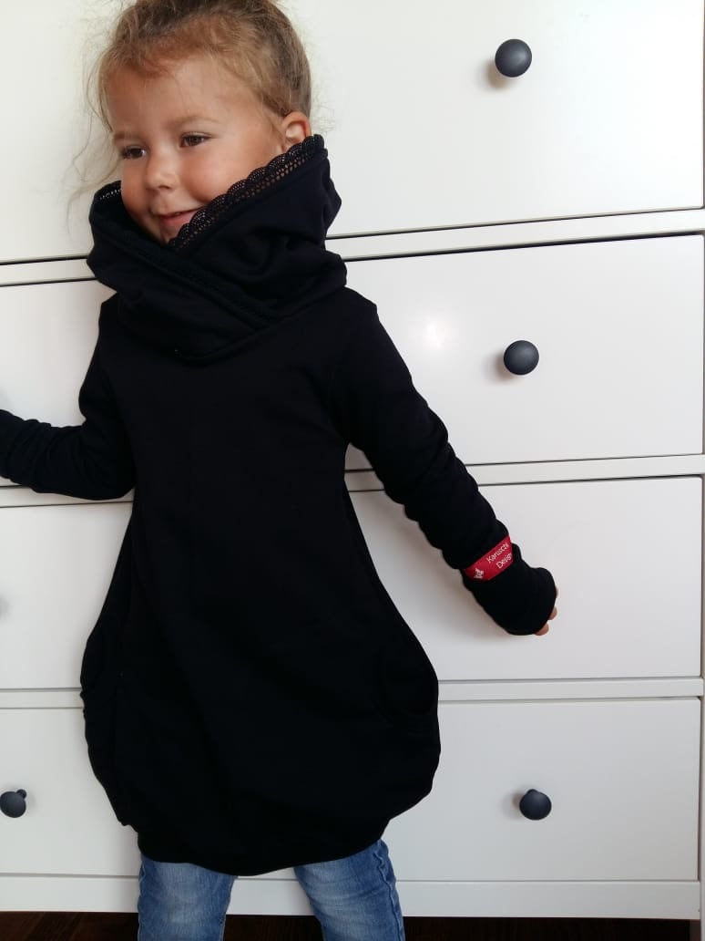 Sweatkleid Tunika Hoodie in Schwarz von KaruschlDesign