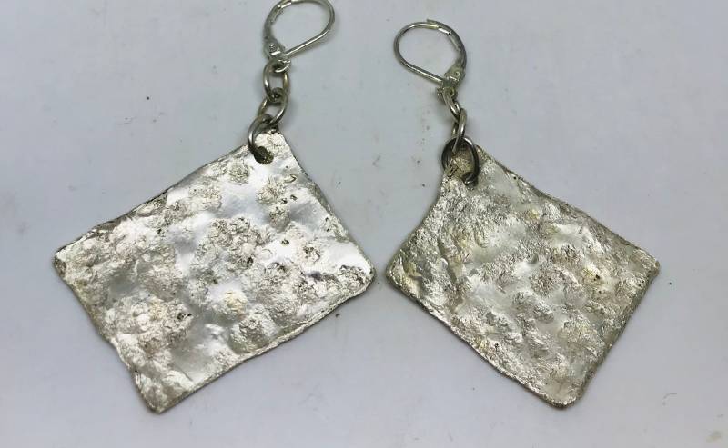 Blech Ohrringe - Schmuck Briolette Crystal Grüner Ohrring Rosa Silber von KarynJamieDesigns