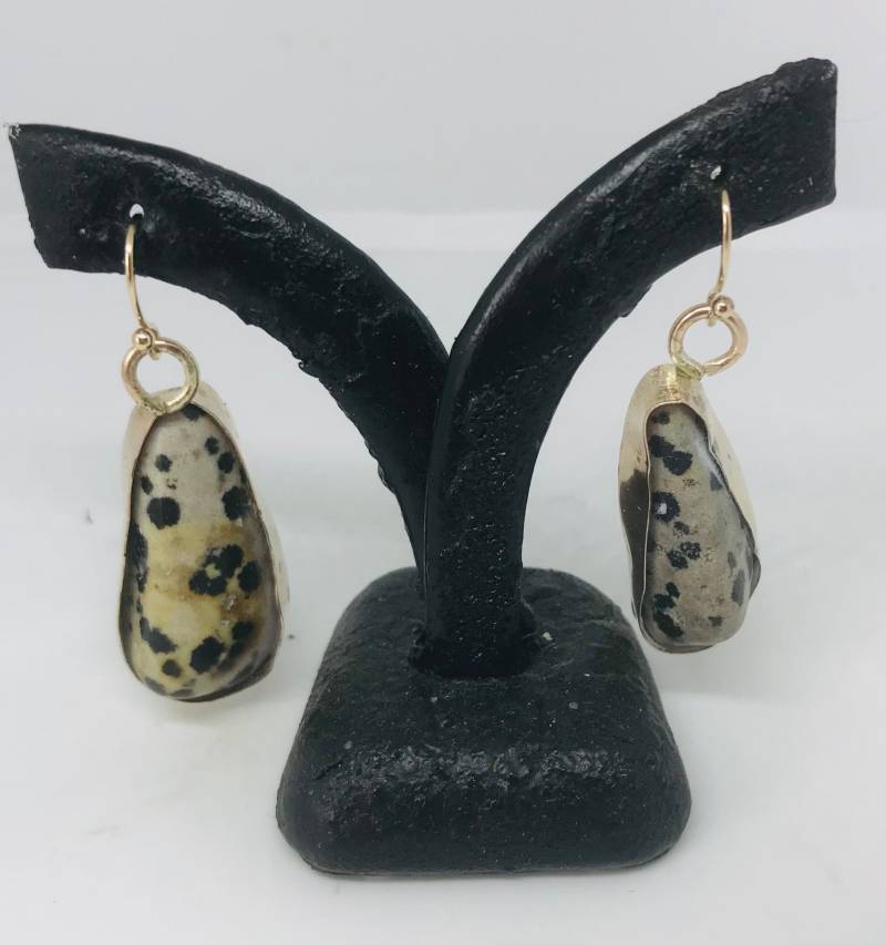 Brisur Ohrringe - Geschenk Für Sie Dalmatiner Bezel Set 14K Gold Filled Baumeln Naturstein Brisur Ohrringe - Geschenk Für Sie Dalmatiner Bezel Set 14K Gold Filled Baumeln Naturstein von KarynJamieDesigns