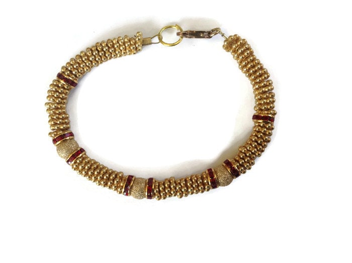 Gold Perlen Armband - Rotes Kristall 14K Goldfilled Geschenk Für Sie Muttertagsgeschenk von KarynJamieDesigns