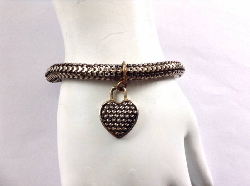 Herz Charm Armband - Gold Kettenarmband Vermeil Chainmaille Korbgeflecht Anhänger Schweres von KarynJamieDesigns