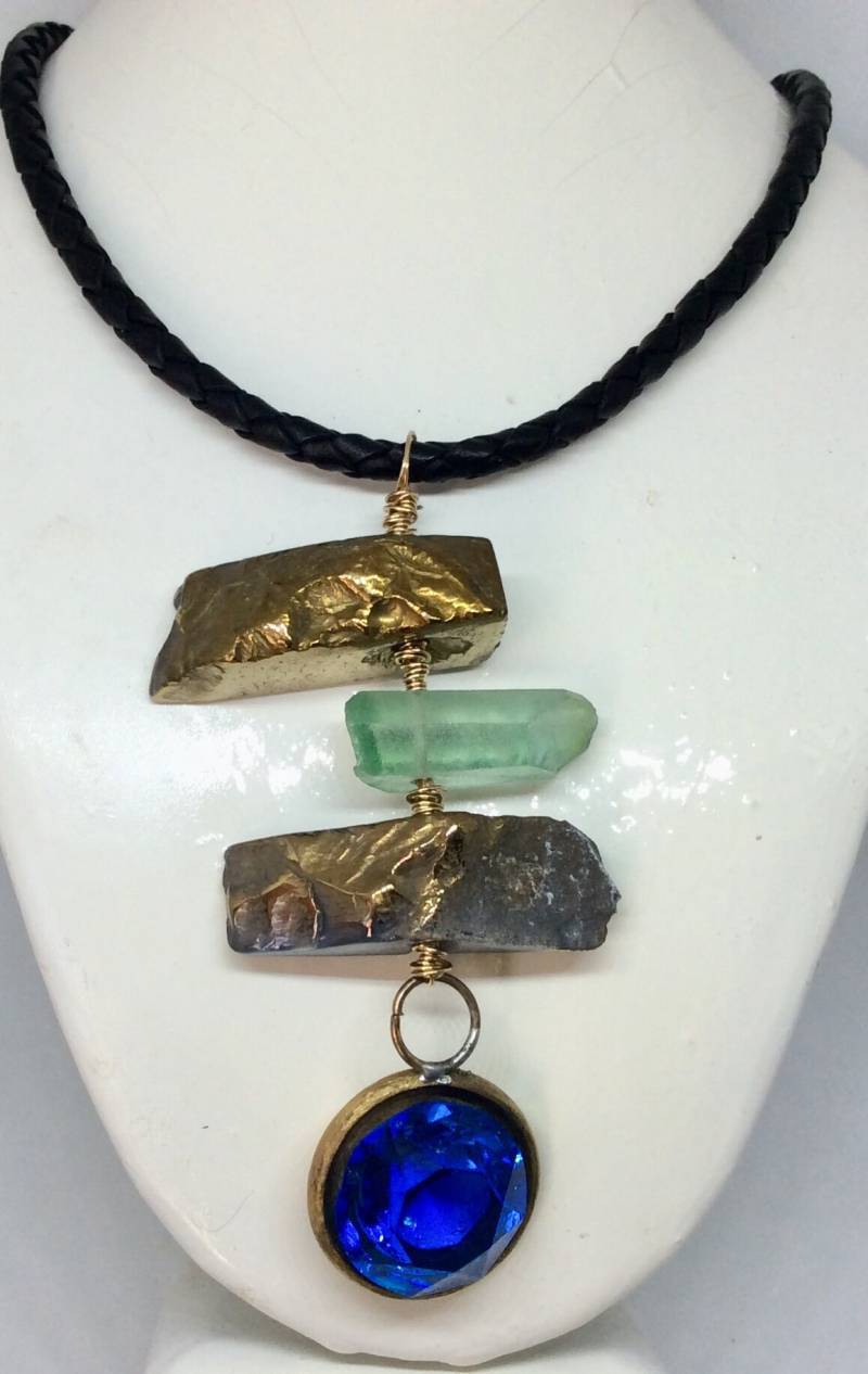 Kristall Halskette - Rohkristall Anhänger -Quarz -Jade Herz Energie Geschenk Für Freundin von KarynJamieDesigns