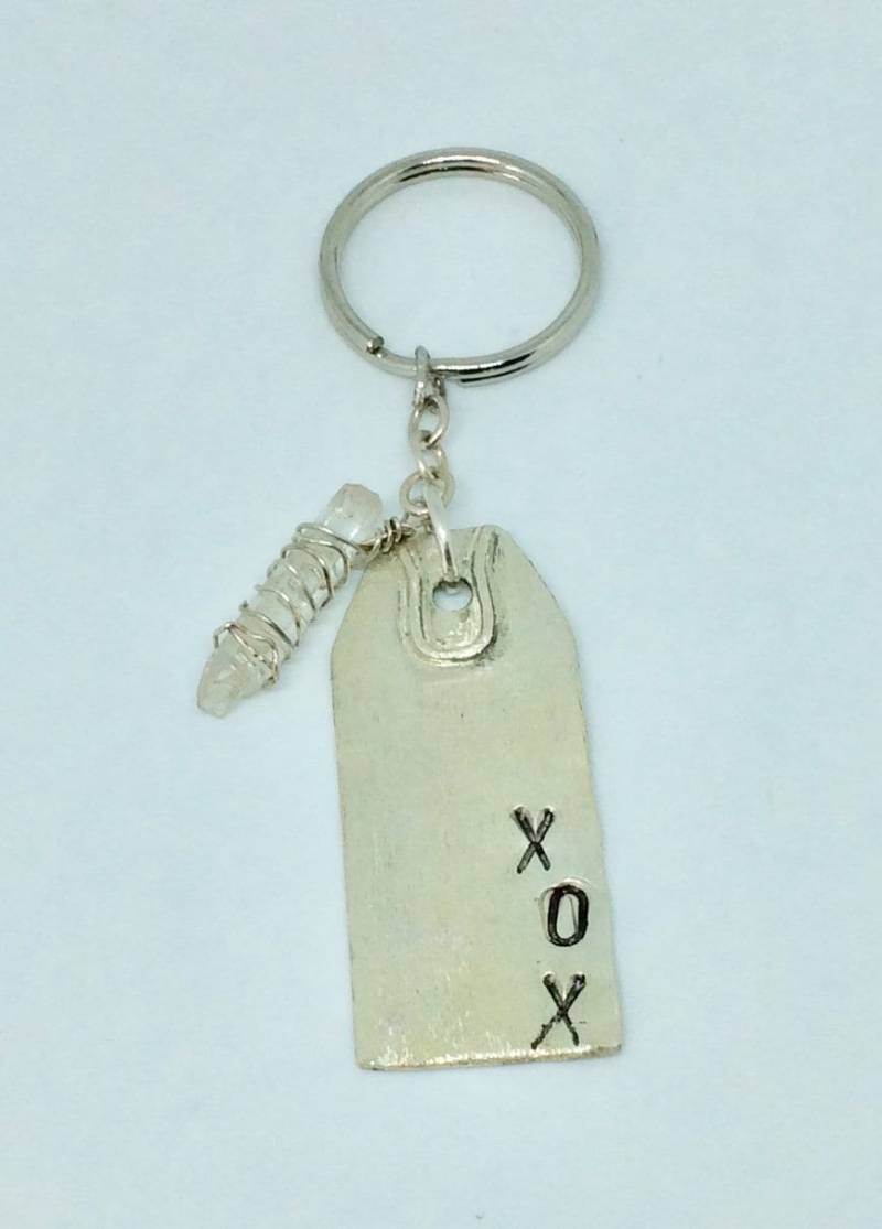 Kristall Schlüsselanhänger - Quarz Sterling Gestempelt Geschenk Für Sie Ihn Weihnachtsgeschenk Hand Xo Schmuck von KarynJamieDesigns
