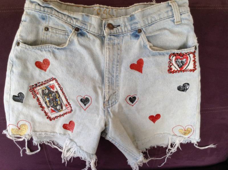 Levi Vintage Jeans Shorts Verzierte Levi's Cutoffs - Gr. 32 "- Gepatchte Levis Shorts-Vintage Verschönerte Cutoffs Geschenk von KarynJamieDesigns