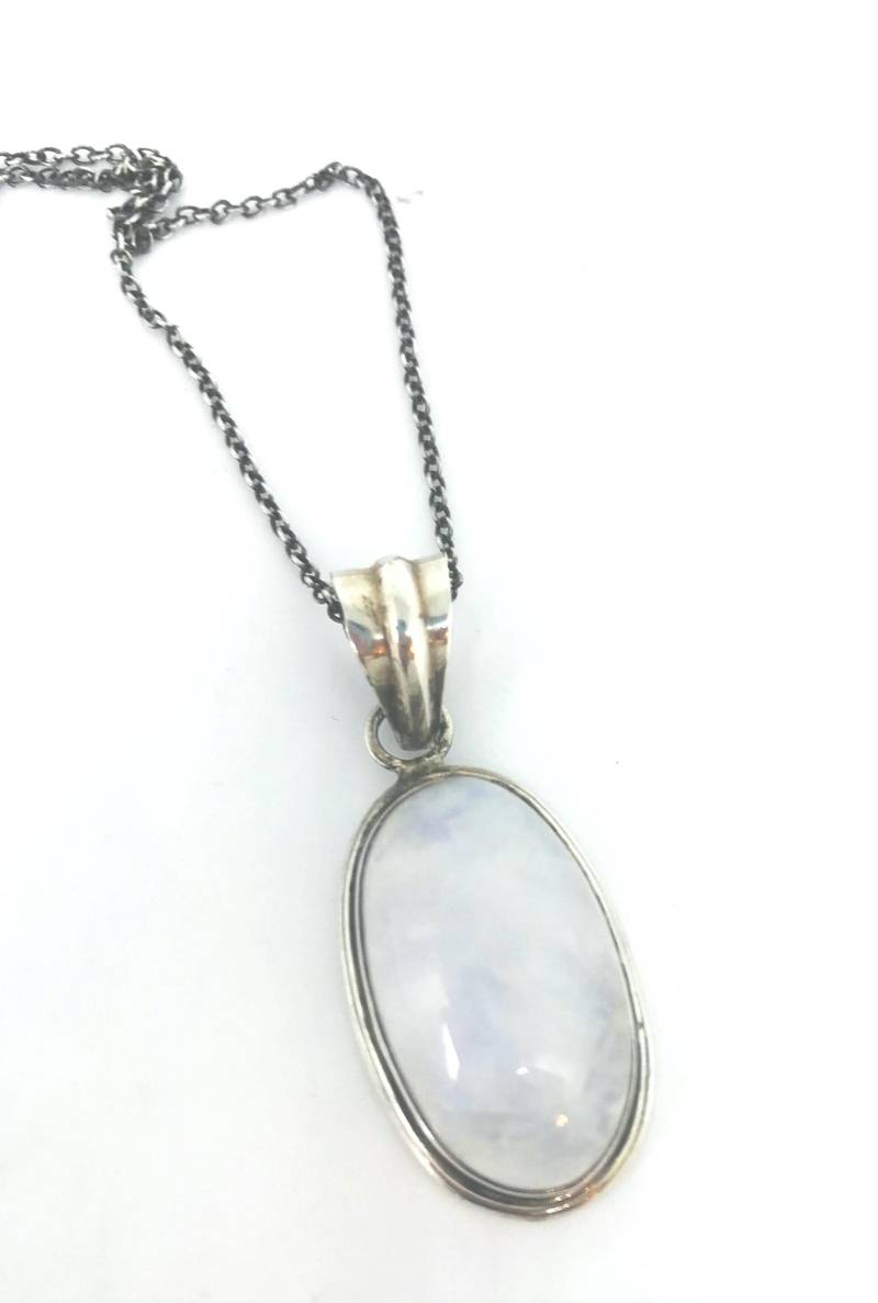 Mondstein Anhänger - Unisex Geschenk Sterling Silber Halskette Mit Gefasstem von KarynJamieDesigns