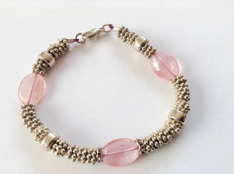 Perlen Sterling Armband - Rosa Edelstein Stretcy Quarz Muttertagsgeschenk Rosenquarz Silber Geschenk von KarynJamieDesigns