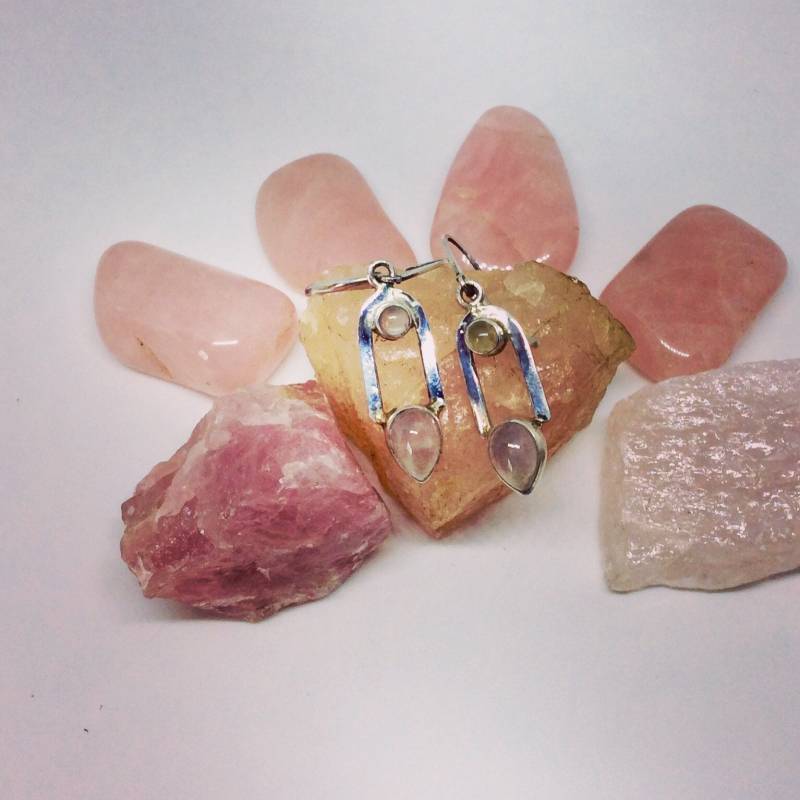Rosenquarz Ohrringe-Schwarzer Onyx Ohrringe-Silber Blume Ohrringe-Draht Gewickelt Rosequartz Ohrringe - Sterling Rosequartz Juwel von KarynJamieDesigns