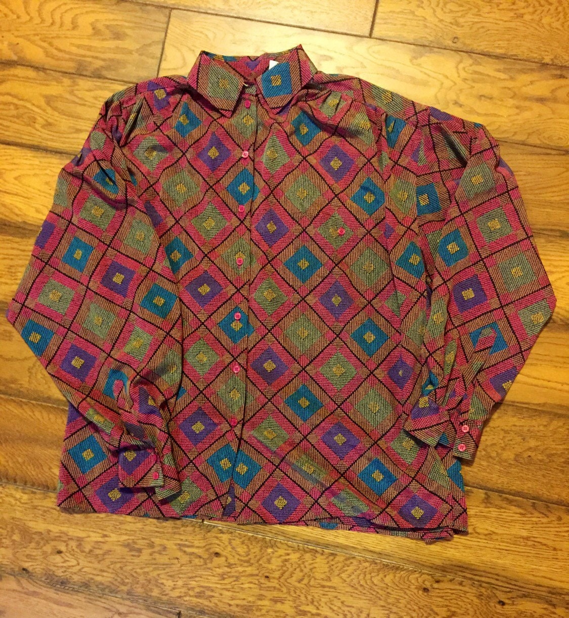 Funky Mehrfarbige Langarm Vintage Bluse Funky Mehrfarbige Langarm Vintage Bluse von KaseysVintage