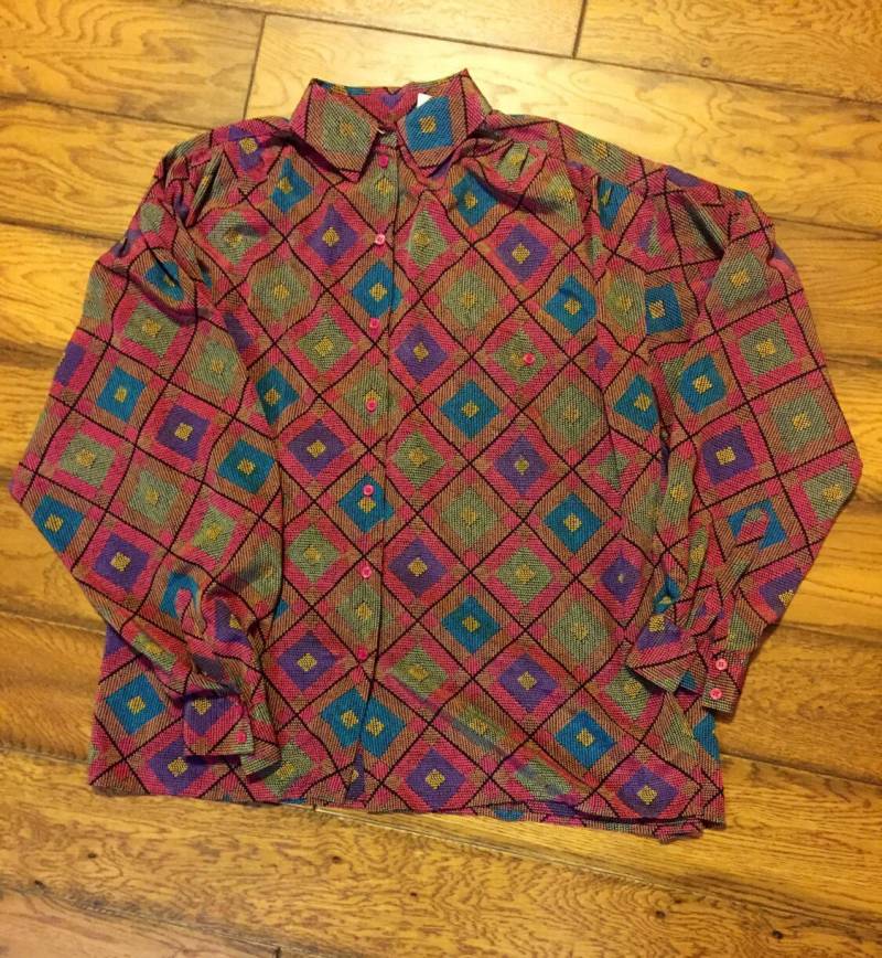 Funky Mehrfarbige Langarm Vintage Bluse Funky Mehrfarbige Langarm Vintage Bluse von KaseysVintage