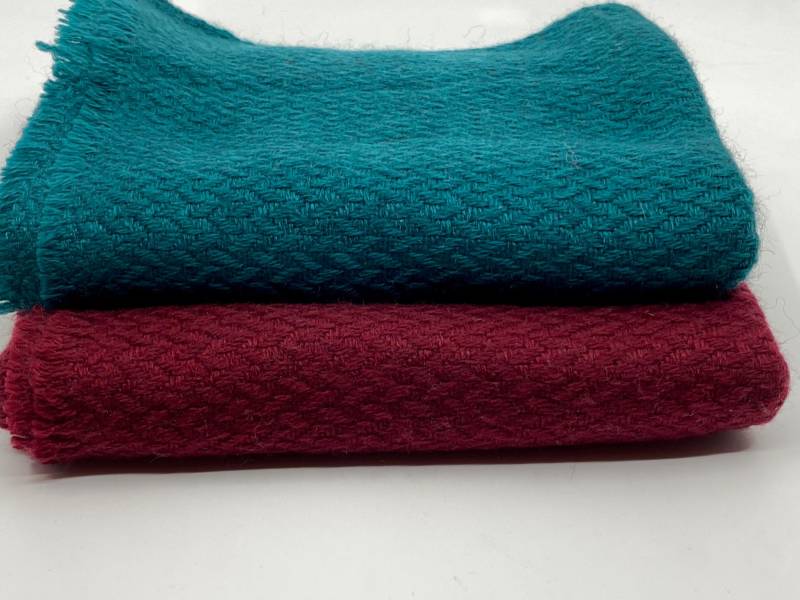 Flauschiger Kashmirschal in 2 Farbstellungen von KashmirTraumInsa